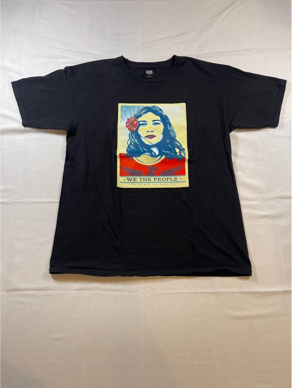 Men’s Size Large Obey We The People Short Sleeve T-Shirt